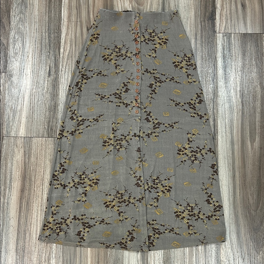 Chic Floral Button-Front Maxi Skirt in Gray